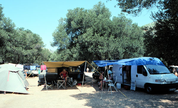 Wohnburg auf dem Autocamp Prapratno